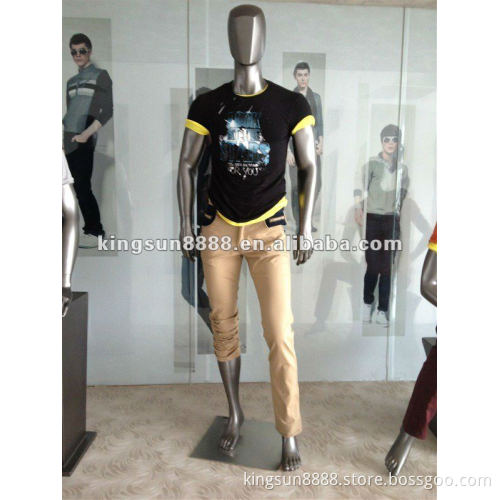 muscular strong man mannequin
